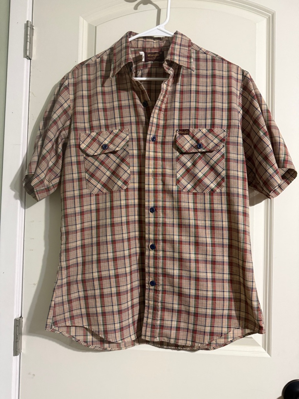 Vintage Wrangler Short-Sleeve Plaid Button-Down Shirt - Tan Red Blue